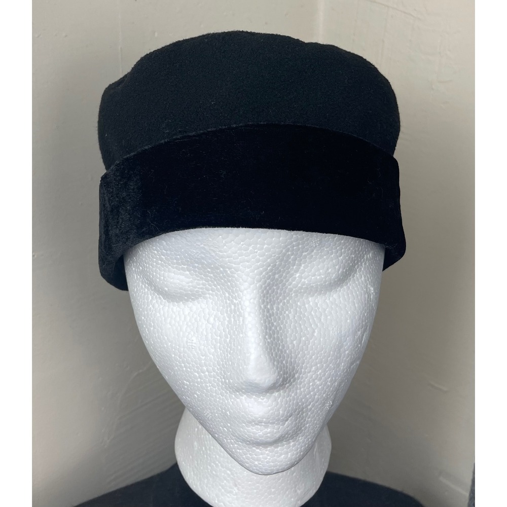 Pillbox Hat Women OS Black Excellent Fleece Velvet Trim Winter Cap